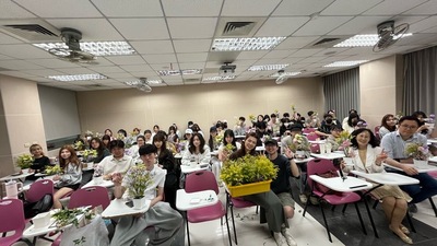 114學年度-系學會活動 插一束剛剛好的自己圖片